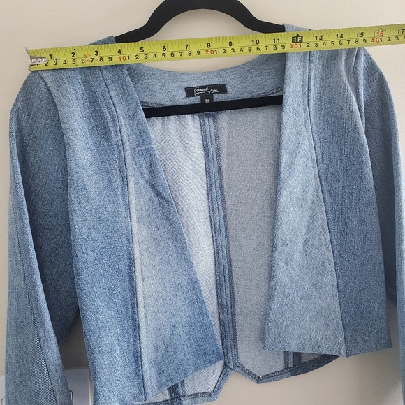 Cropped Jean Jacket - Picture 6 of 6